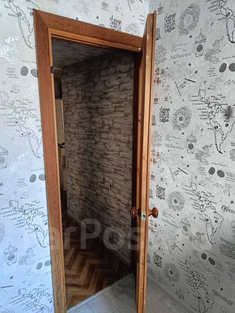Двери межкомнатные (дерево), б/у, в наличии. Цена: 1 000₽ в Находке