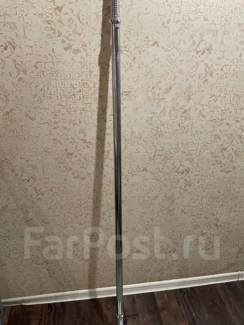 Гриф стальной с замками, б/у, в наличии. Цена: 4 000₽ во Владивостоке