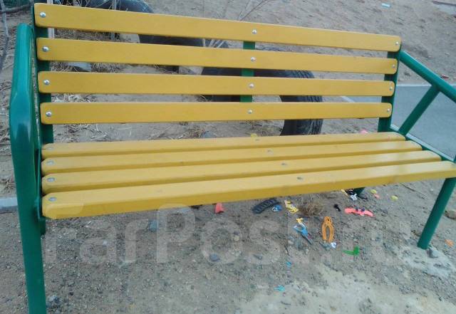 Садовая скамейка на дачу, б/у, в наличии. Цена: 4 500₽ во Владивостоке