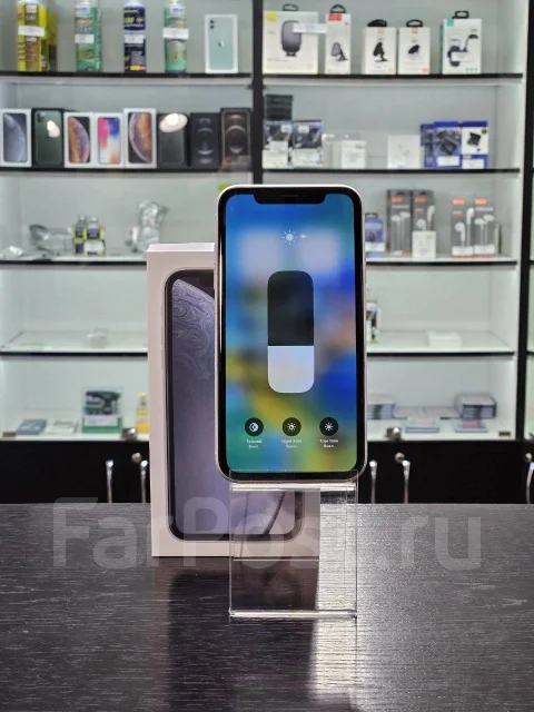 Apple iPhone Xr. �����, 128 ��, ����� ����
