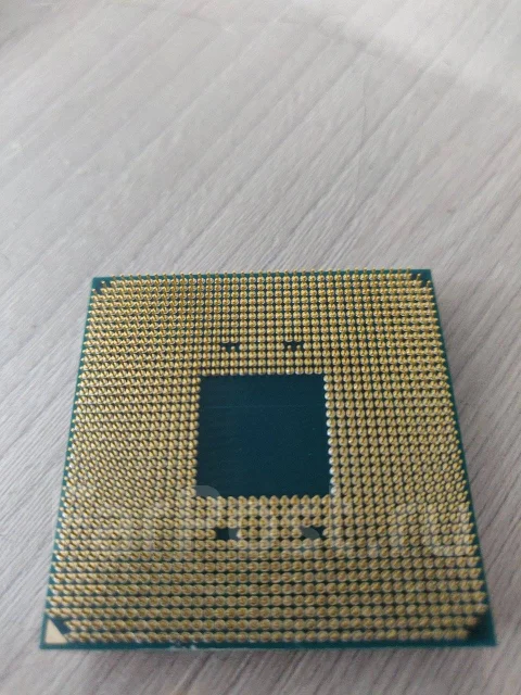 AMD Ryzen 5 3600 ����