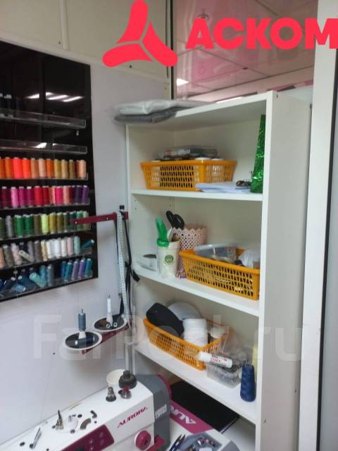 Продам помещение в торговом центре на Луговой 21а, 6,0 кв. м. нежилой ...