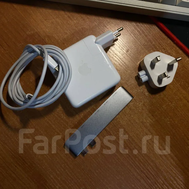 Apple MacBook Pro 13 2022. 13.3", ��� 8 ��, ���� 512���, WiFi: 1, Bluetooth: 1, ����������� �� 8��. ����