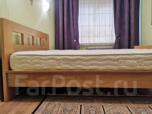 Продам двуспальную кровать с матрасом, массив дерева, коричневый, 140,0 ...