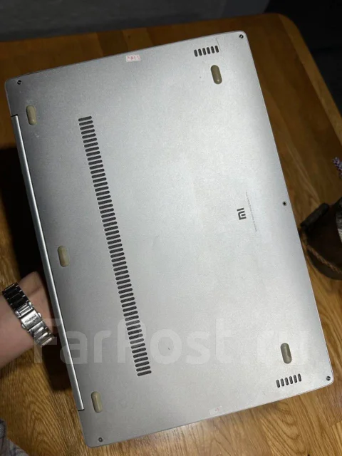 Xiaomi Mi Notebook Air 13.3. 13.3", ��� 8 ��, WiFi: 1, Bluetooth: 1 ����