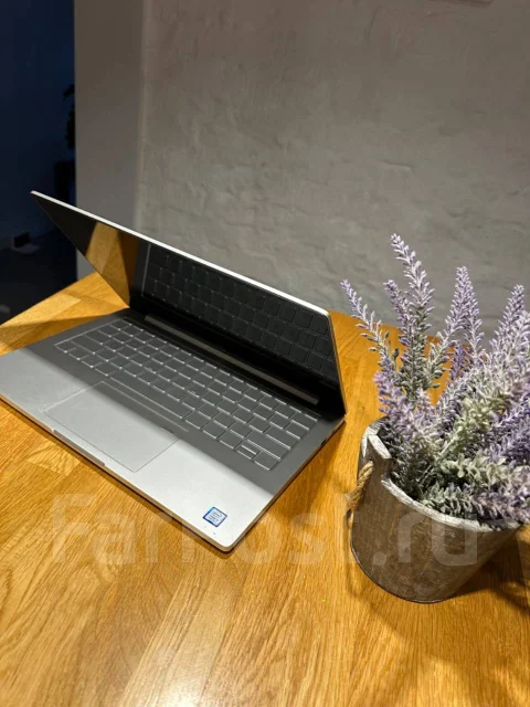Xiaomi Mi Notebook Air 13.3. 13.3", ��� 8 ��, WiFi: 1, Bluetooth: 1 ����