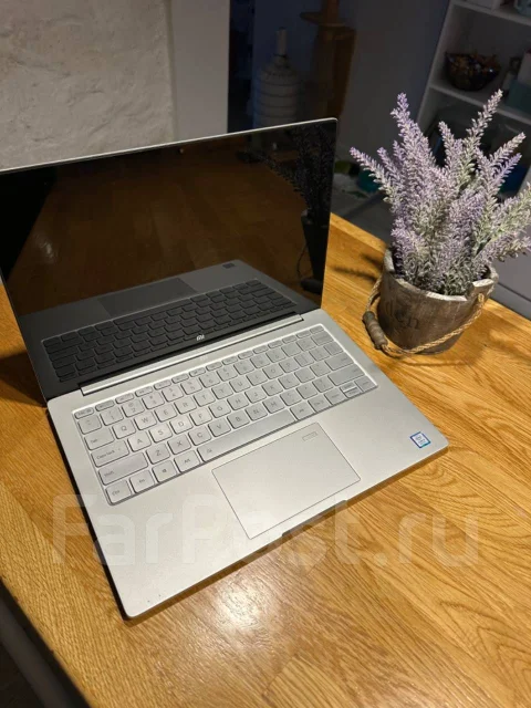 Xiaomi Mi Notebook Air 13.3. 13.3", ��� 8 ��, WiFi: 1, Bluetooth: 1 ����