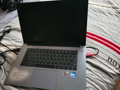 Honor MagicBook 15. 15.6", 2,1����, ��� 8 ��, ���� 256���, WiFi: 1, Bluetooth: 1, ����������� �� 12��. ����