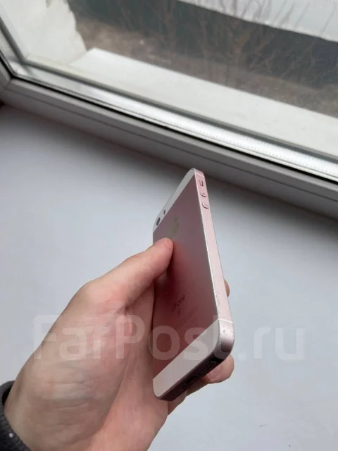 Apple iPhone SE. �/�, 64 ��, �������, 3G, 4G LTE, NFC ����