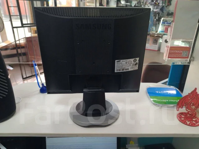 Samsung. 17", ���������� �� (LCD, LED, QLED) ����