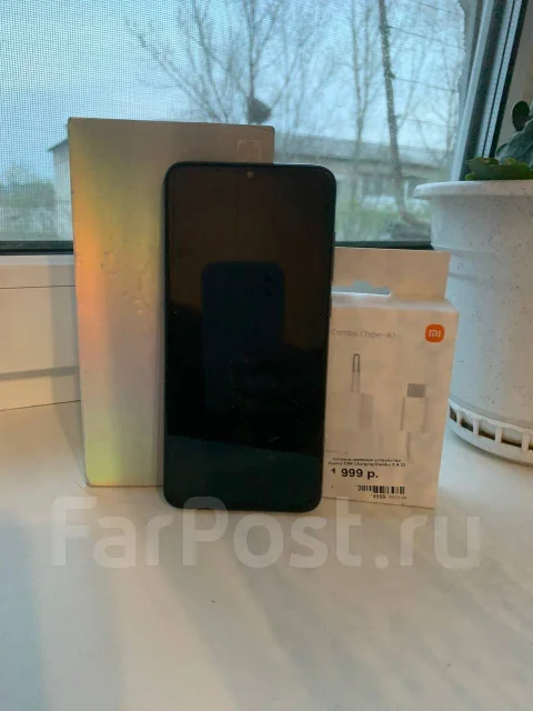 Xiaomi Mi9. �/�, 128 ��, ������, 3G, 4G LTE, NFC ����