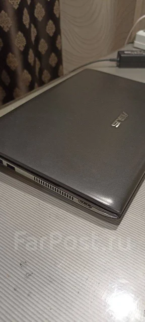 Asus Eee PC 1225B. 11", 1,6����, ��� 4 ��, ���� 500���, WiFi: 1, Bluetooth: 1, ����������� �� 3��. ����