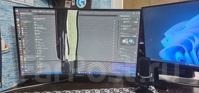 Gigabyte. 31.5" ����
