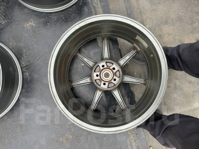AVS Model 7. 7.5x18", 5x100, ET50 ����