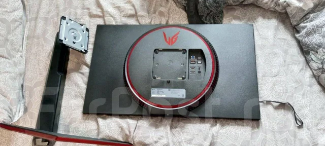 LG. 27", ���������� OLED ����