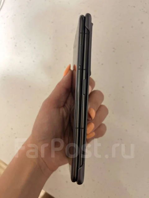 Honor Magic V2. �����, 512 �� ����