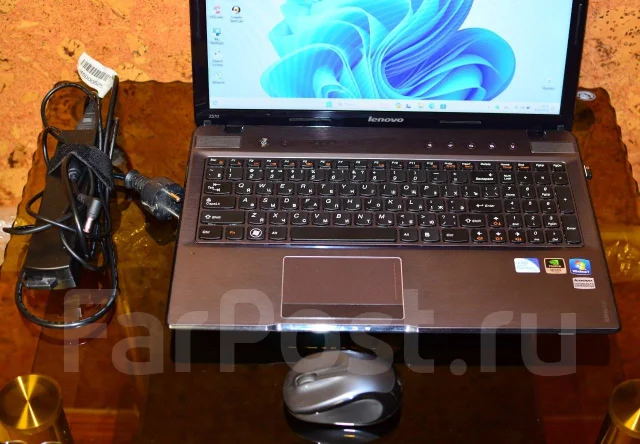 Lenovo IdeaPad Z570. 15.6", 2,1����, ���� 320���, WiFi: 1 ����