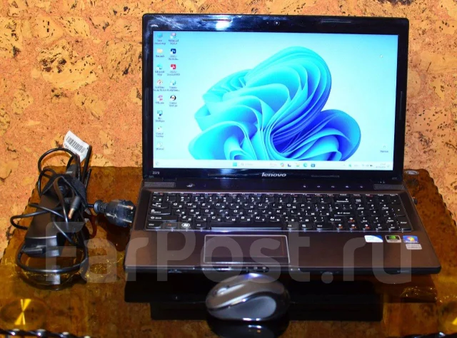 Lenovo IdeaPad Z570. 15.6", 2,1����, ���� 320���, WiFi: 1 ����