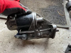 ������� Toyota Hiace LH107 3L ����
