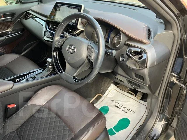 Toyota C-HR. ��������, 4wd, 1.2 (116��.�.), ������, 63 000����. ��, �/�. ��� ����� �� ������������ ����
