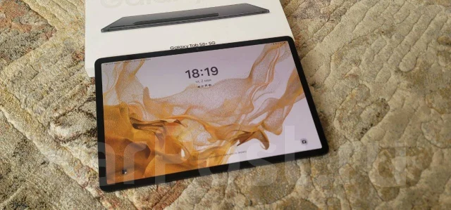 Samsung Galaxy Tab S8+. ������ 128 �� ����