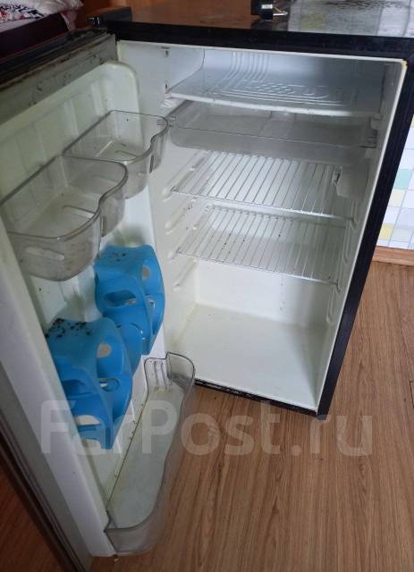 Холодильник 1 камерный, б/у, в наличии. Цена: 3 000₽ во Владивостоке