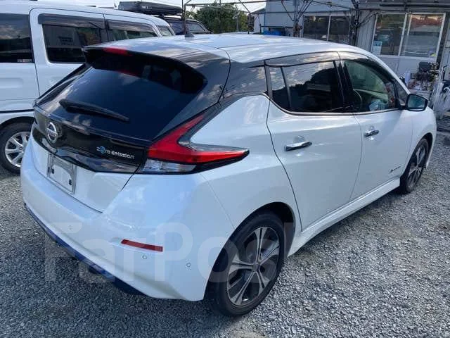 Nissan Leaf. ZE1, EM57 ����