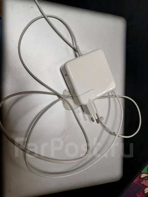 Apple MacBook. ��� 8 ��, WiFi: 1, Bluetooth: 1 ����