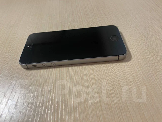 Apple iPhone SE. �/�, 32 �� ����