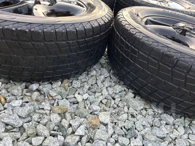 Wibram. 7.0x17", 6x139.7, ET25 ����