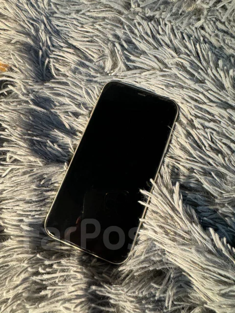 Apple iPhone 11. �/�, 64 ��, �����, 4G LTE ����
