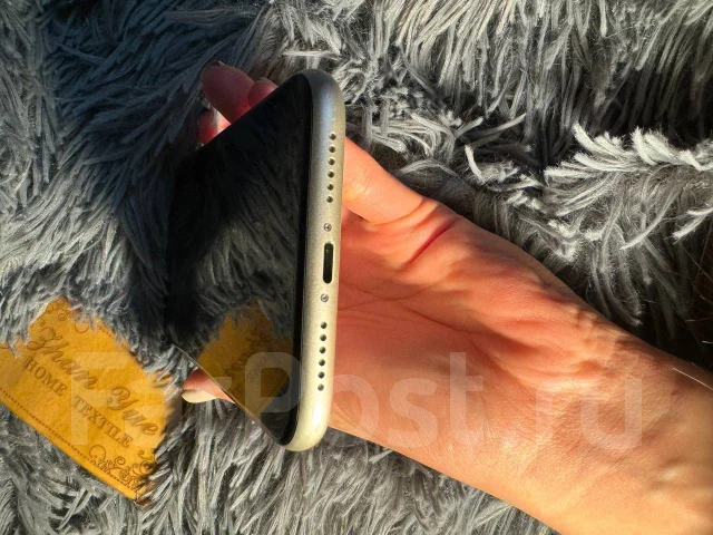 Apple iPhone 11. �/�, 64 ��, �����, 4G LTE ����