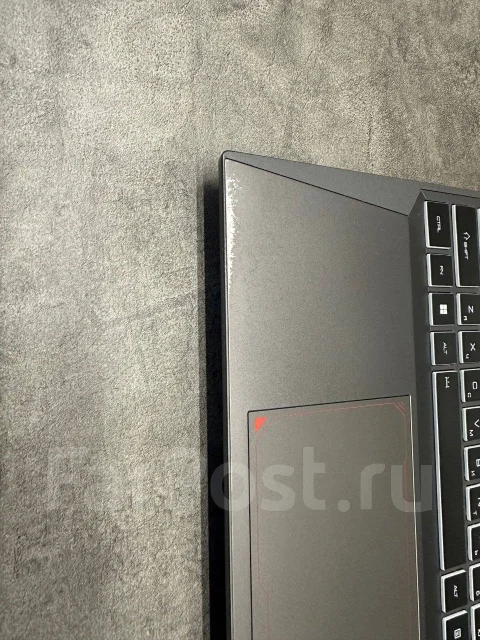 Thunderobot. 15.4", 2,6����, ��� 16 ��, ���� 2 500���, WiFi: 1, Bluetooth: 1, ����������� �� 12��. ����