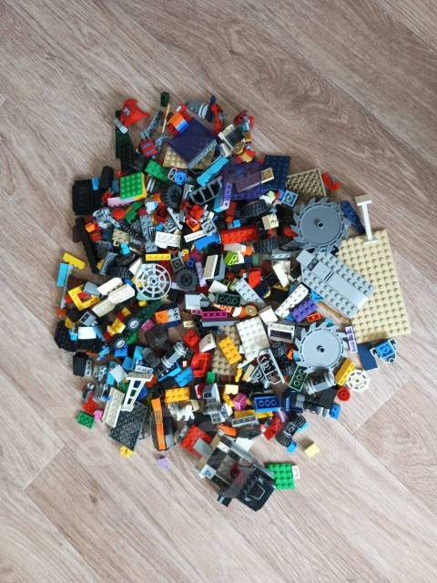 Lego россыпью оригинал около 1 кг, б/у, в наличии. Цена: 1 000₽ во ...