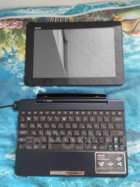 Asus Transformer Pad TF300TG. 10.1 ������, ������ 32 �� ����