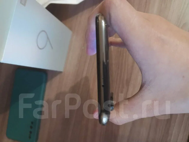 Xiaomi Mi9. �/�, 128 ��, ������, 4G LTE, Dual-SIM, NFC ����