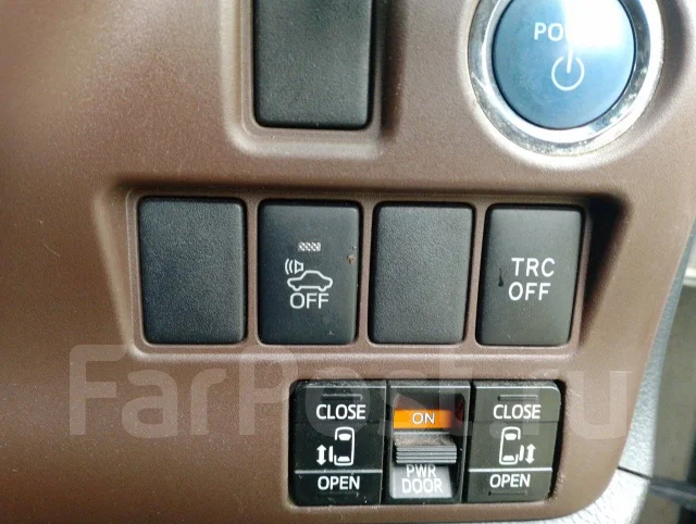 Toyota Esquire. �������, ��������, 1.8 (99��.�.), ������, 192 000����. �� ����