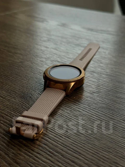 Samsung Galaxy Watch3 ����