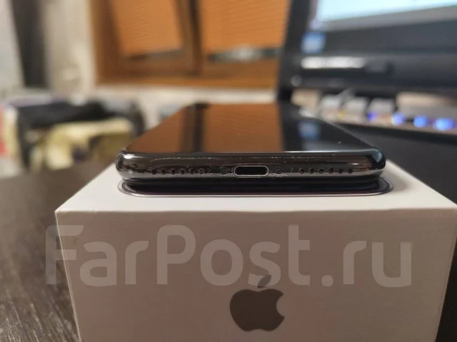 Apple iPhone X. �/�, 64 ��, 4G LTE, NFC ����