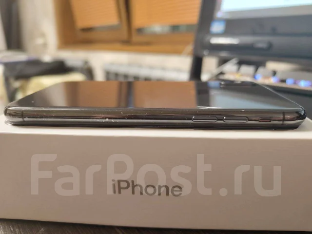 Apple iPhone X. �/�, 64 ��, 4G LTE, NFC ����