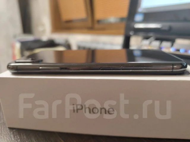 Apple iPhone X. �/�, 64 ��, 4G LTE, NFC ����