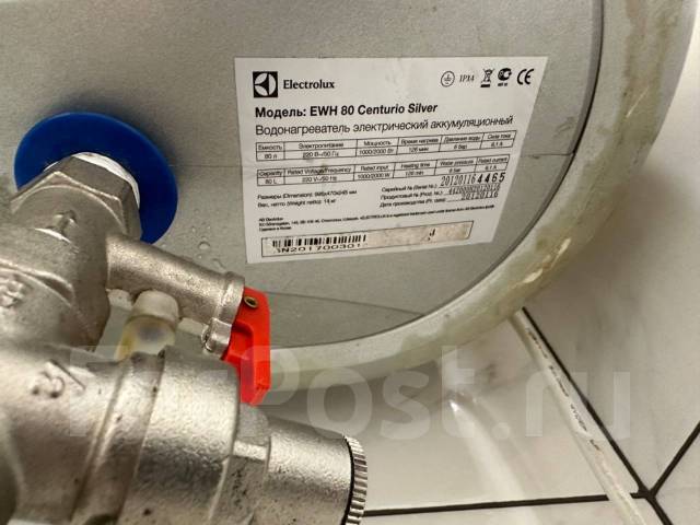 Водонагреватель 80л плоский, Electrolux EWH 80 centurio silver ...