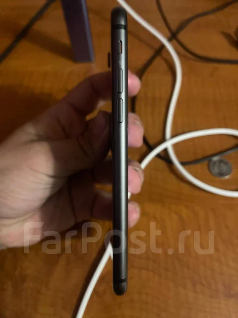 Apple iPhone 8. �/�, 64 ��, �����, NFC ����