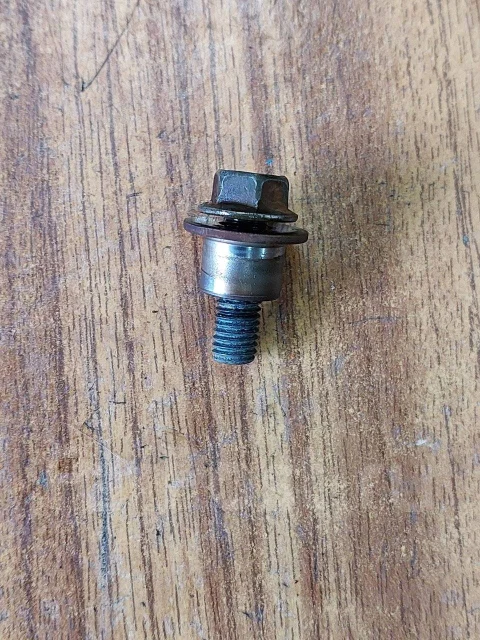 ���� ����������� ���� Suzuki 12812-73G10 ����