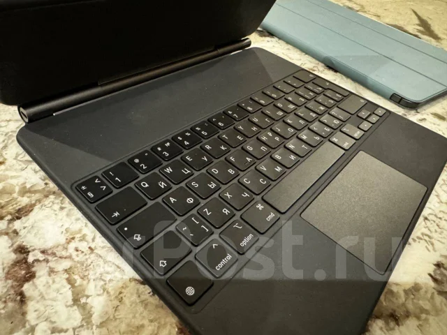Apple iPad Pro 12.9. 12.9 ������, ������ 1 �� ����
