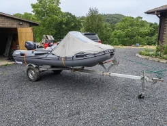 East Marine. ��������� ���������, 9,9��.�., ������ ����