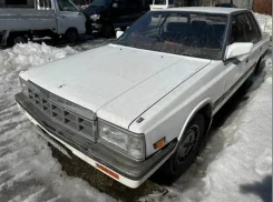 Nissan Laurel. �������, ������, ������, 900 000����. �� ����