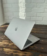 Apple MacBook Air 13 2017 Mid. 13", 1,8����, ��� 8 ��, ���� 256���, WiFi: 1, Bluetooth: 1, ����������� �� 10��. ����