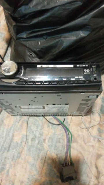 Sony CDX-GT40U ����