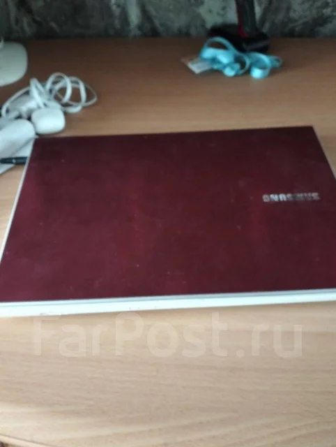 Samsung 300V5A. 2,3����, ��� 8 ��, ���� 160���, WiFi: 1, Bluetooth: 1 ����